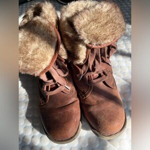 Brown boots fur lined. Women’s size 8